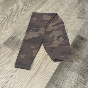 ALO Airlift Cammo leggings
